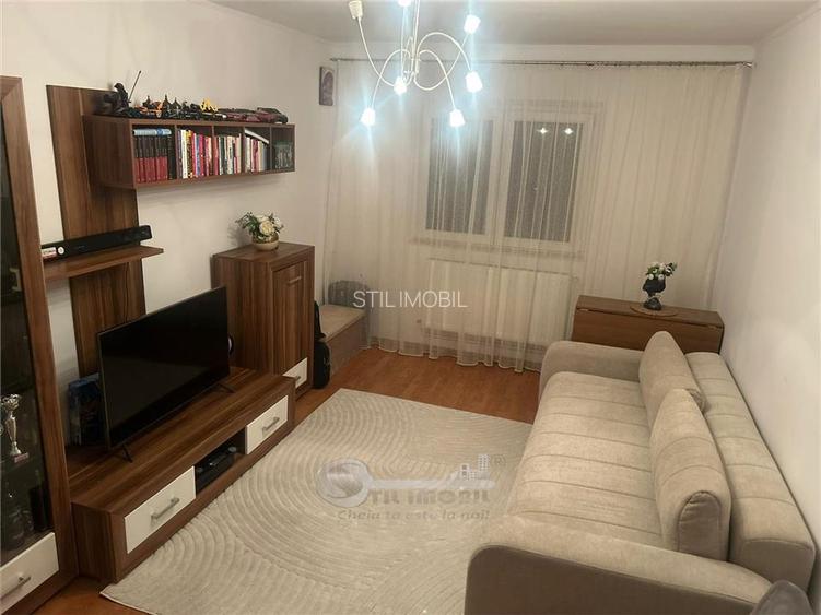 Apartament 3 camere, decomandat, Nicolina 1 - 5
