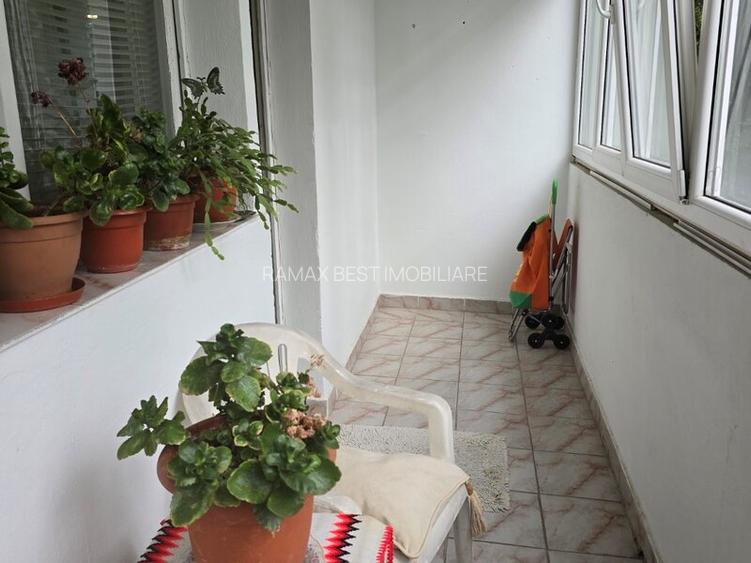 Titan, 10 minute metrou, pe Liviu Rebreanu, farmacia Tei, bloc 4 etaje - 15