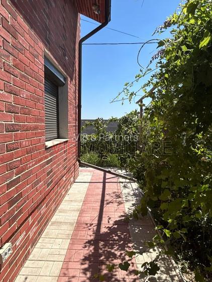 Vanzare Urgenta Vila  Frumusani - 200 mp - teren 1100 mp - mobilat, utilat - Pre - 8