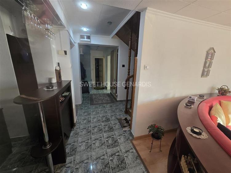 Apartament cu patru camere zona centrala - 10