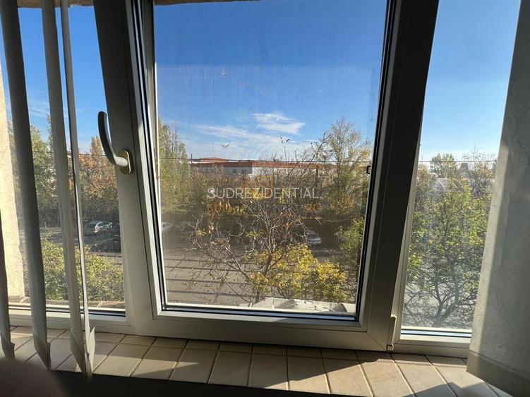 Garsoniera, etaj 2/10, zona Titan, gata de mutare, Comision 0 - 10