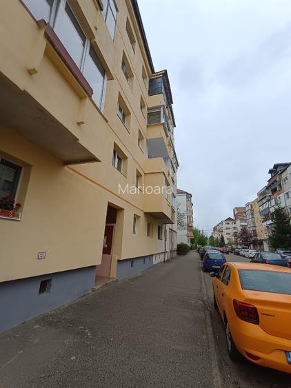 Vând  apartament 3 camere  - 5