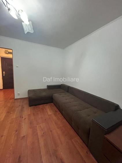 299euro Garsoniera 32mp- metrou Favorit la 4minute - 4