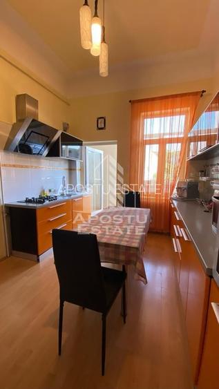 Casa cu 3 camere, centrala proprie, SAD - 7