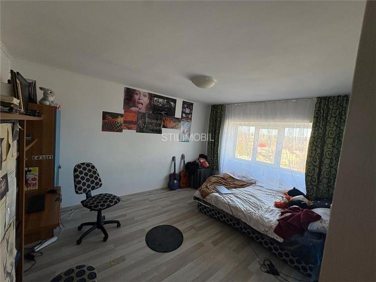 Apartament 1 camera decomandat, Bd. Independentei 350 euro - 3