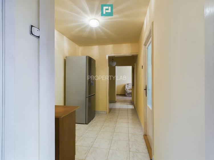 Apartament cu 3 camere, etaj intermediar - 14