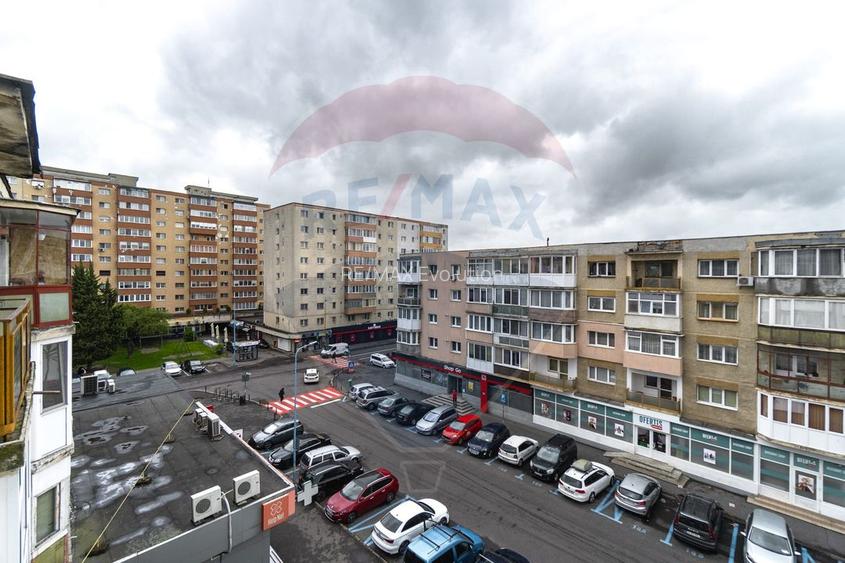 DE INCHIRIAT ap 3 camere- zona Cerna/ Tractorul! - 28