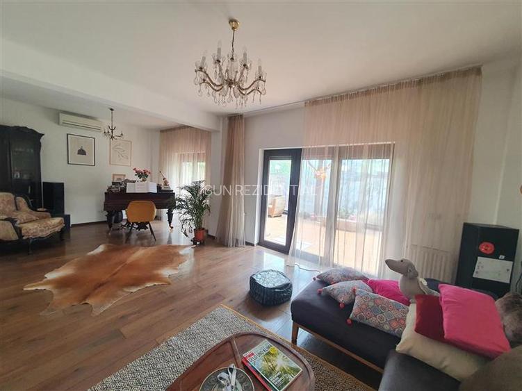 Vila la cheie, cocheta, mobilata-utilata, gradina amenajata - 7