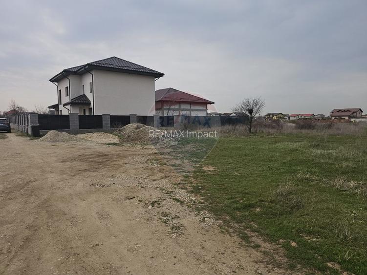 Teren de vanzare pentru casa 621mp plus drum Domnesti, str Diana - 2