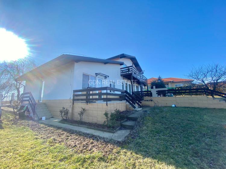 2 Case in regim P+M cu 9 camere, 3 băi, teren 1811mp, front 30m, Paleu - 3