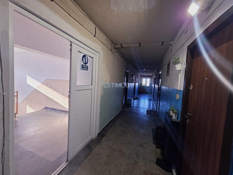 Vand camera de camin Uzina 2 cu baie proprie - 9