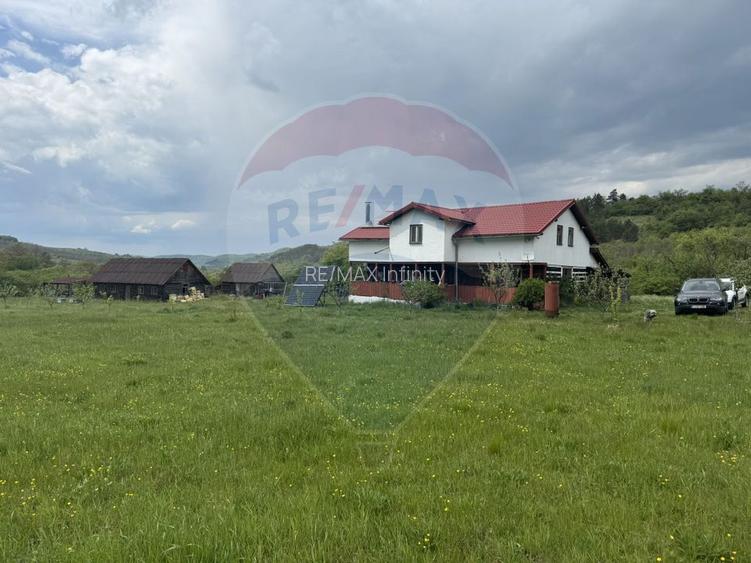 Proprietate OFF-GRID 5,76 Ha. Casa tradiționala lemn. Limită Cluj - 7