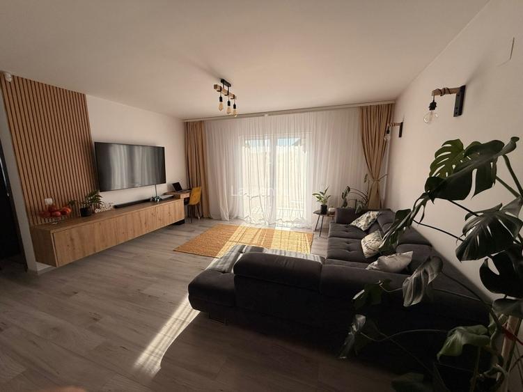 Casa mobilata si utilata cu garaj + foisor, curte amenajata,110 mp, 375mp teren  - 2