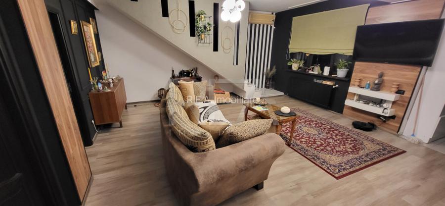 2 case si curte individuala la 400 de metri de statia de metrou Dristor 2  - 5