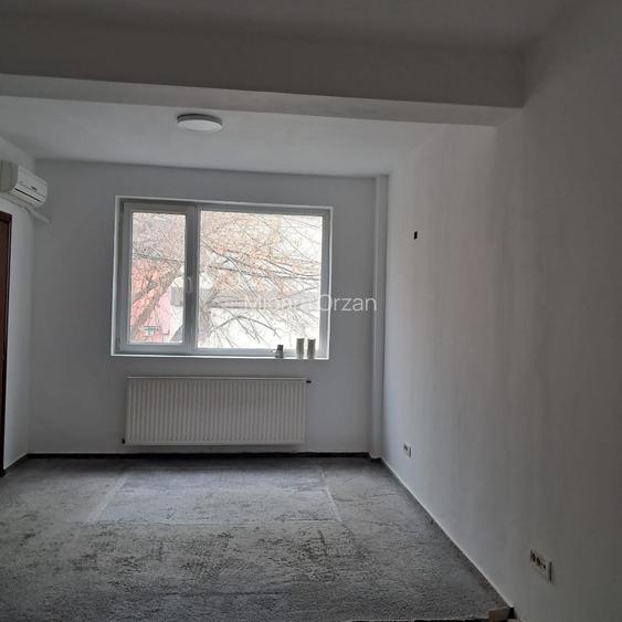 Piata Muncii –Calea Calarasilor,vila 12 camere, suprafata 370mp,curte 150mp - 2