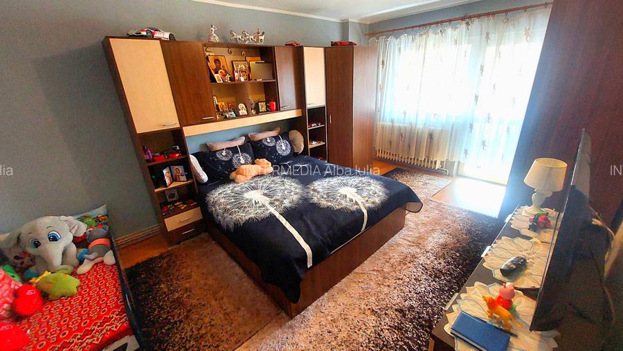 Apartament cu 4 camere decomandat Cetate-Mercur 2 bai 90 mp cu balcon si pivnita - 2