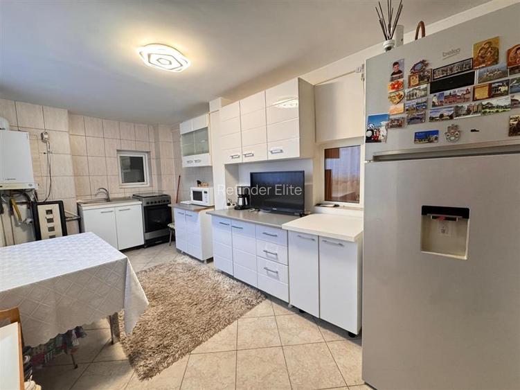 Vanzare vila P+1+Pod | Dobroesti - Parc Gheorghe Dascalu | constructie 2006 | - 25