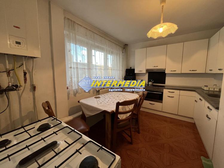 Apartament cu 4 camere 90 mp de inchiriat  etaj 1 in Alba Iulia Cetate Bulevard - 12