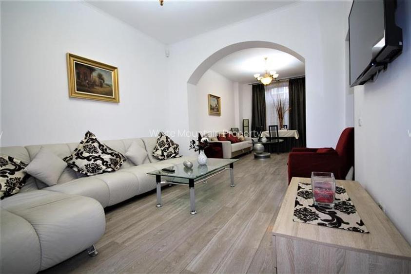 Corp vila, ideal locuinta, cu piscina si curte proprie in centru, Bucuresti - 5