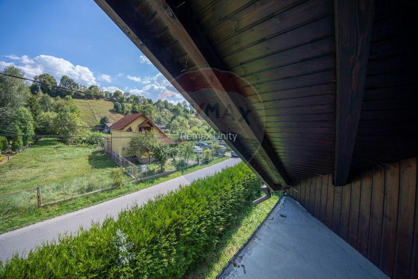 Casă / Vilă cu 8 camere / 7 bai de vânzare, Moieciu de Jos - 8