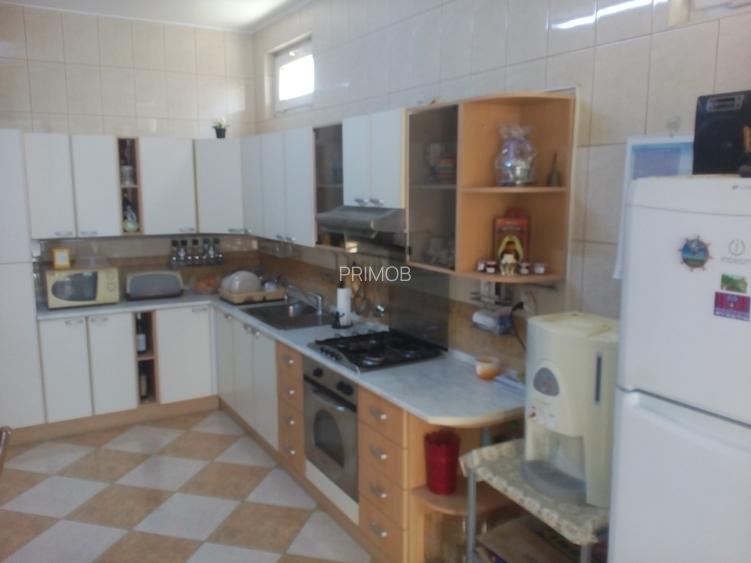 Izbiceni-Damaroaia-Casa Presei,P+E+M,zona verde,aerisita,casa luminoasa,6 camere - 13