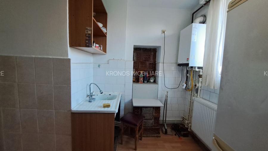 AGIGEA, 3 CAMERE DECOMANDAT 2 BAI, CENTRALA GAZ, 70 MP. PARCARE, BOXA - 17