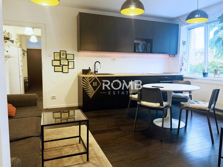 Apartament 3 camere de vânzare, etaj intermediar, la cheie, zona Podului Horea