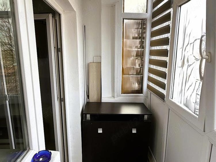 Apartament 2 camere decomandat Rovine bloc anvelopat, etaj 3