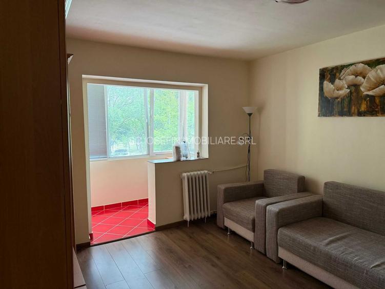 Etajul 1, zona Olimpia, bloc reabilitat - 2