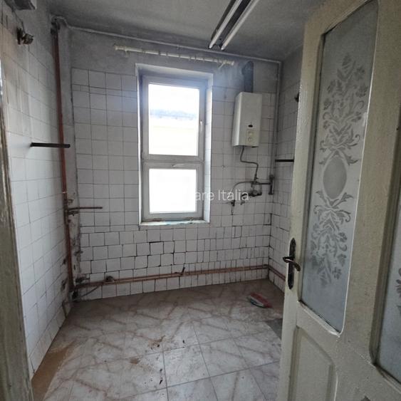Apartament cu 2 camere situat pe Str Toamnei într-un imobil tip vilă, la etj 1/2 - 5