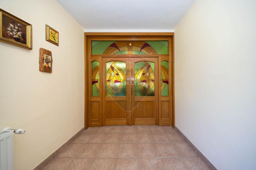 Vilă cu 8 Camere, Sală de Fitness și Saună in Moieciu Comision 0% - 15