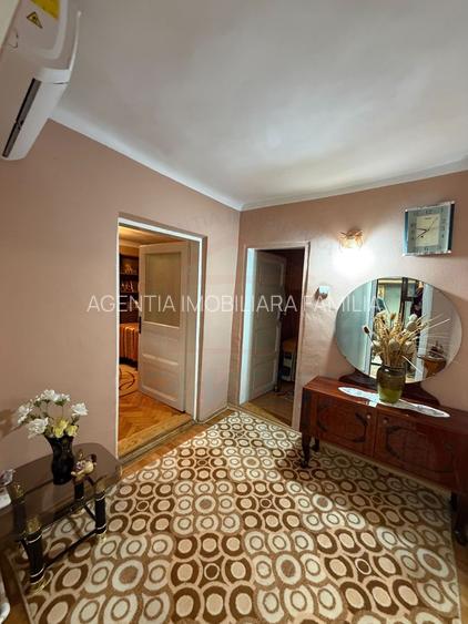 700 mp, teren intravilan, zona Centru, 150.000 euro - 7