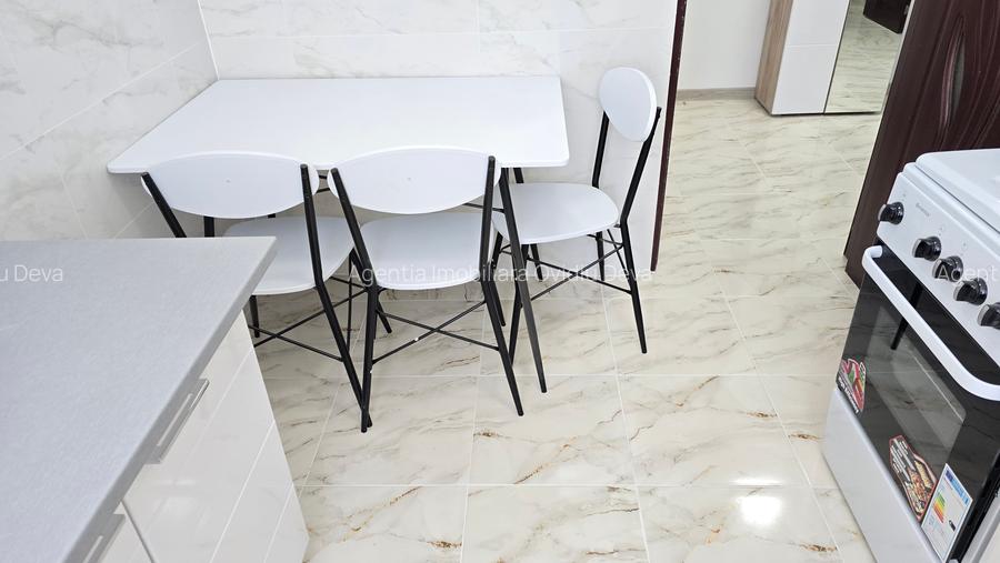 Inchiriez apartament 2 camere in Deva,  Bld. 1 Decembrie (JOLI CAFE) - 4