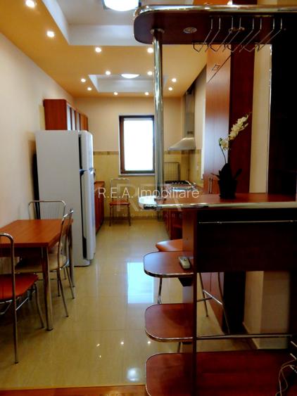 Apartament 3 camere, zona Nordului - 10