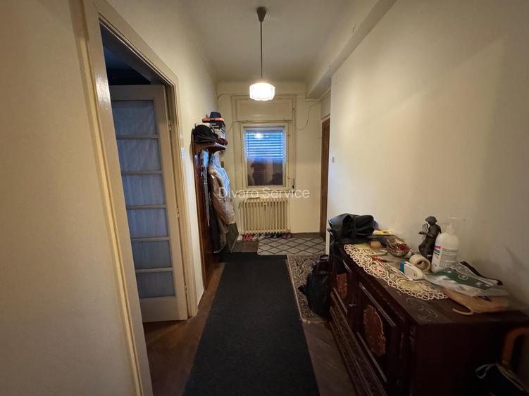 Vanzare apartament patru camere plus garsoniera in vila cartierul Armenesc curte - 10