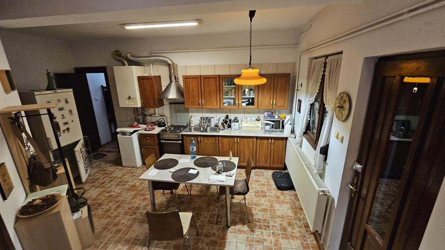 Casă ULTRACENTRALĂ + garaj – ideală firmă sau locuință - 16