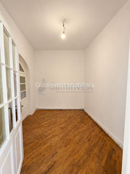 Apartament cu 3 camere de vanzare, Oradea, zona ultracentrala, aproape de teatru - 2