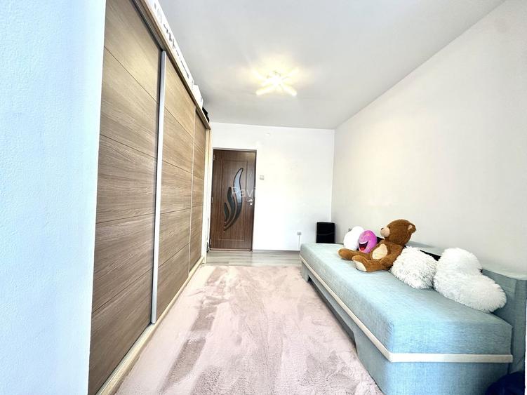 Vânzare apartament 3 camere mobilat,  parcare inclusă , Cartier Noua - 8