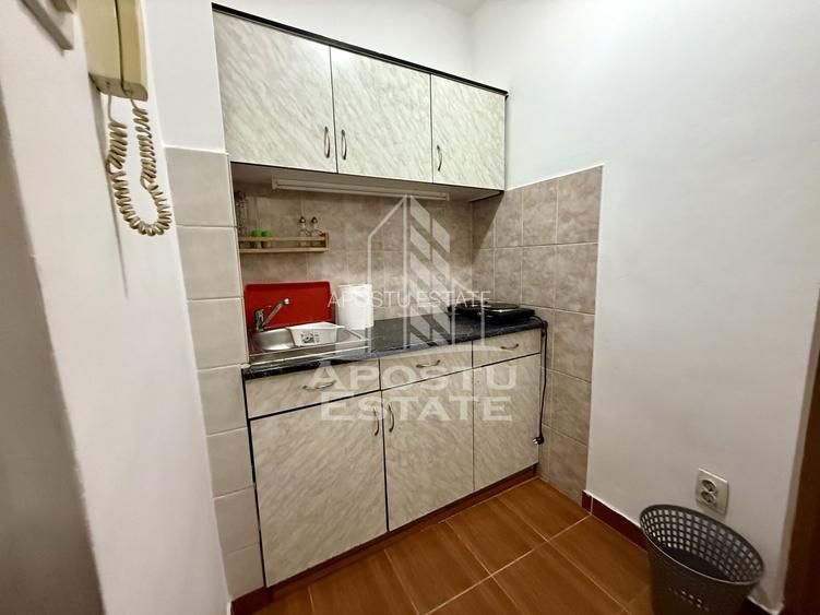 Garsoniera la etajul 1, zona Complexului Studentesc - 4