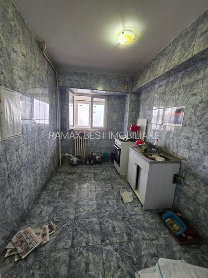 Berceni, pe B-ul Obregia, stradal, bloc reabilitat, pasajul Europa Unita - 3