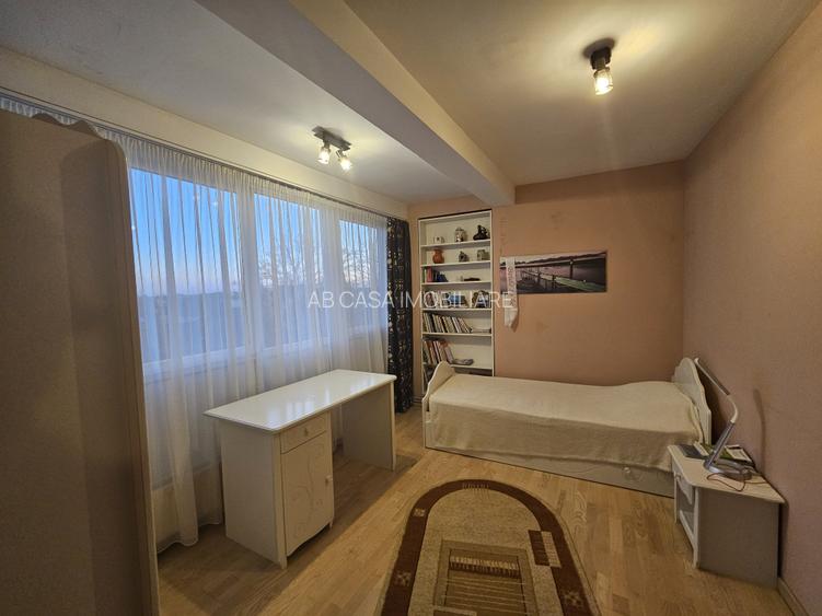 Imobil P+2E+M, cu spațiu comercial, zona Spitalul Județean, comision 0% - 32