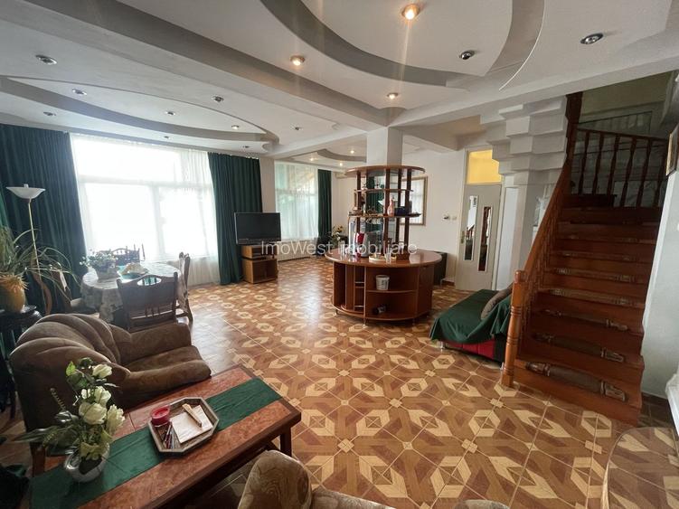 Casa | 9 camere | Garaj | Piscina | Teren 3.000 mp | Comision 0% - 20