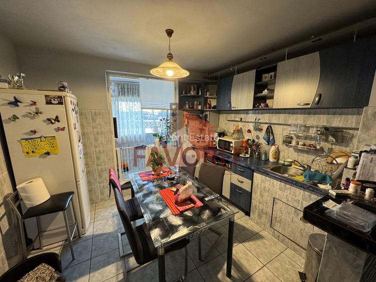 Etaj intermediar. Pozitie excelenta. Boxa in CF - 5