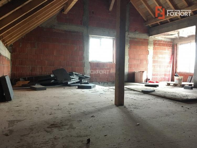 Casa tip triplex, cu 2 camere, de vanzare in Sanandrei. - 9