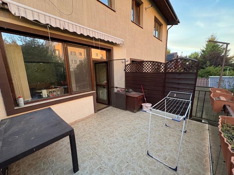 Apartament 3 camere , 103m patrati + terasa 15mp , parcare privata