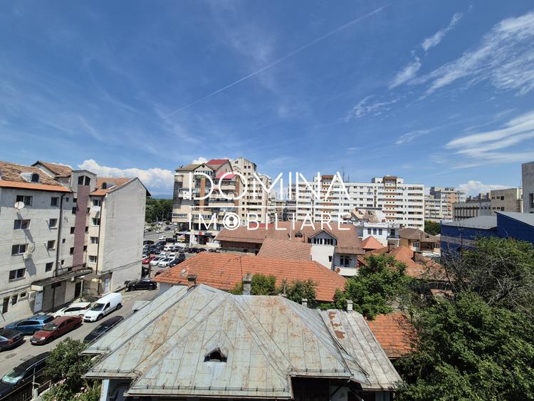 Vânzare apartament central, 3 camere+boxă, situat în Târgu Jiu, strada Cerna - 8