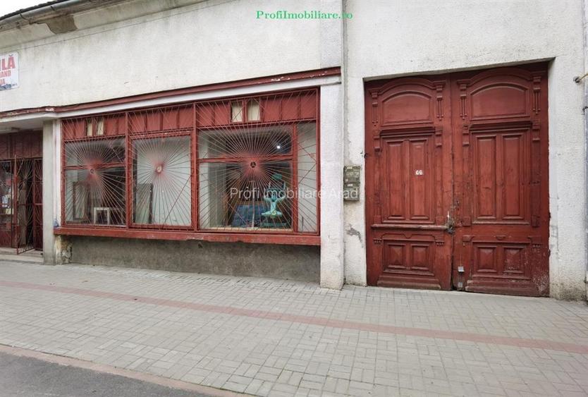 Casa la principala cu spatiu comercial in SANTANA - 4