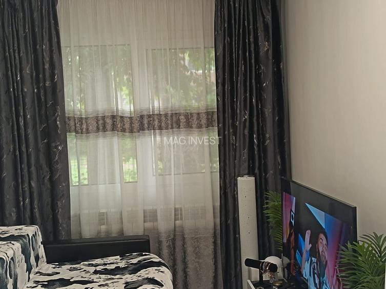 De vanzare apartament 3 camere – Micro 40 – Parter cu gradina - 2