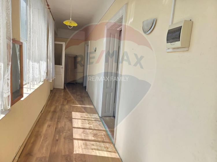 Casă deosebita ultracentral Salonta - 4