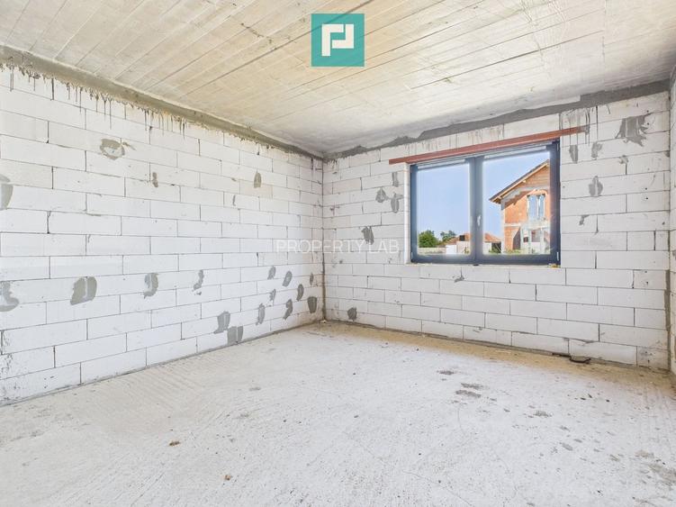 Casă nouă la roșu în Mândruloc - 16